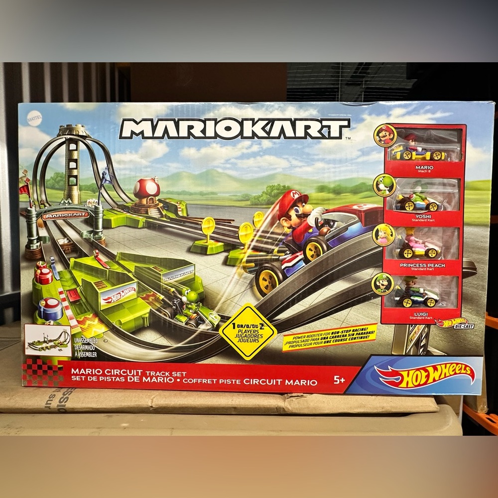 Hot Wheels Mario Kart Mario Circuit Track Set New Sealed